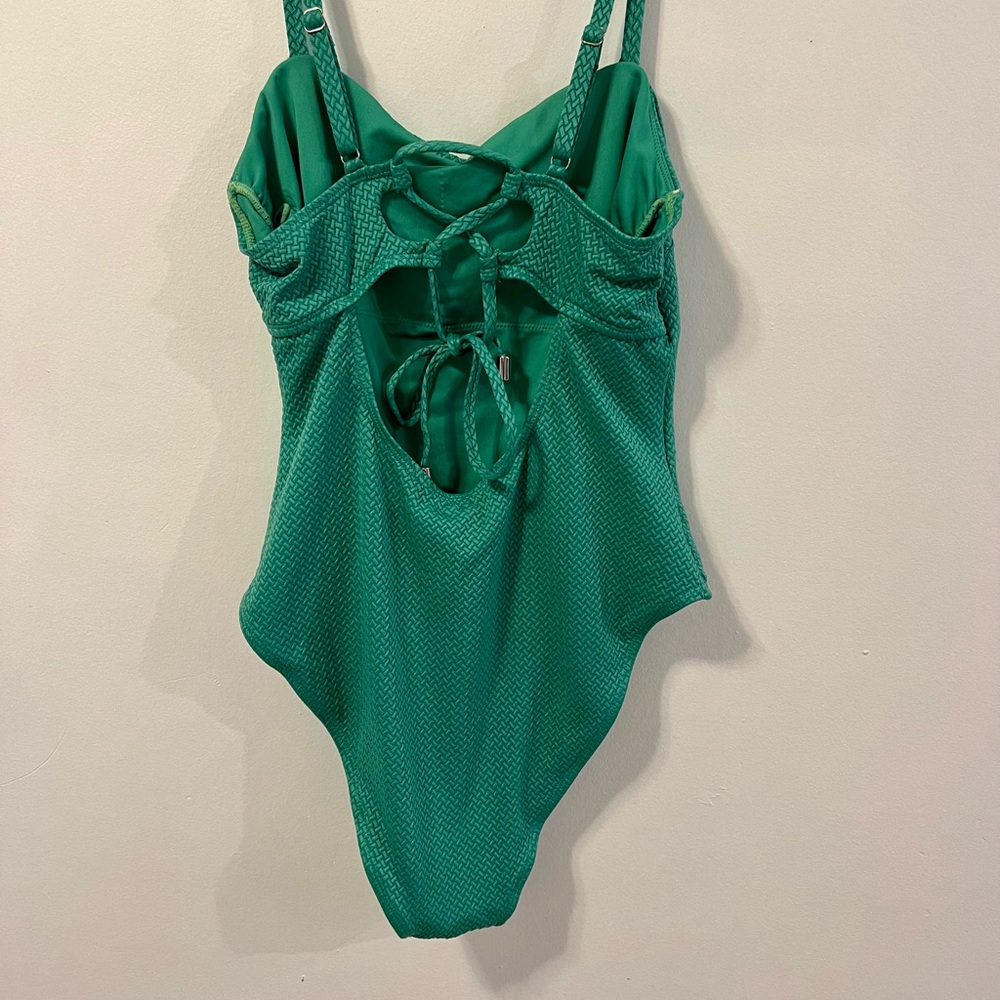 NWT CUPSHE One Piece Swimsuit Size Large - Picture 2 of 4